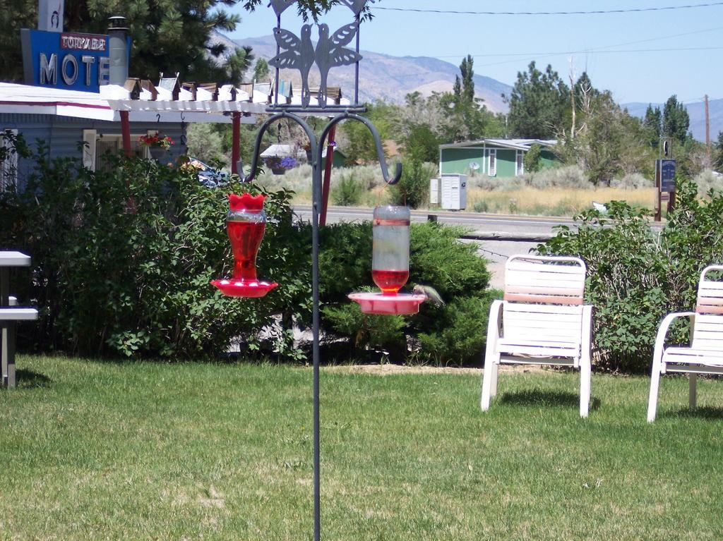 Toiyabe Motel Walker Exterior photo